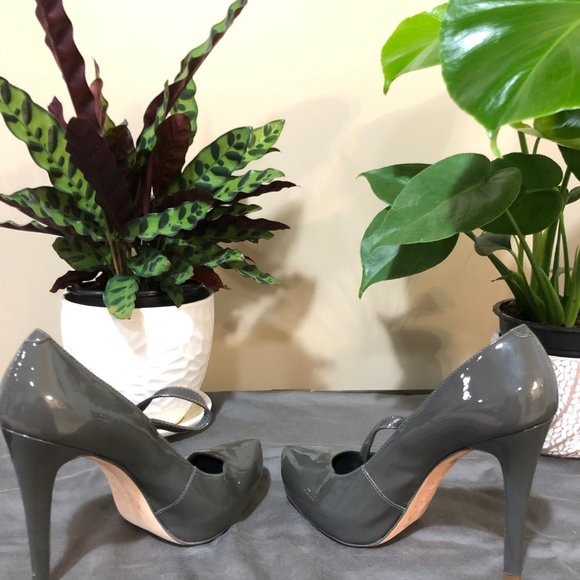 ALDO Grey Patent Mary Jane Pumps - Picture 2 of 6